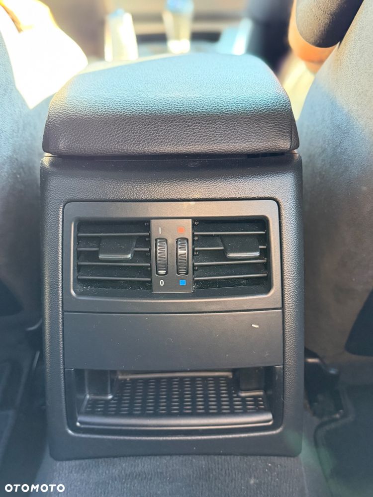 BMW Seria 3 318d Sport Line - 13