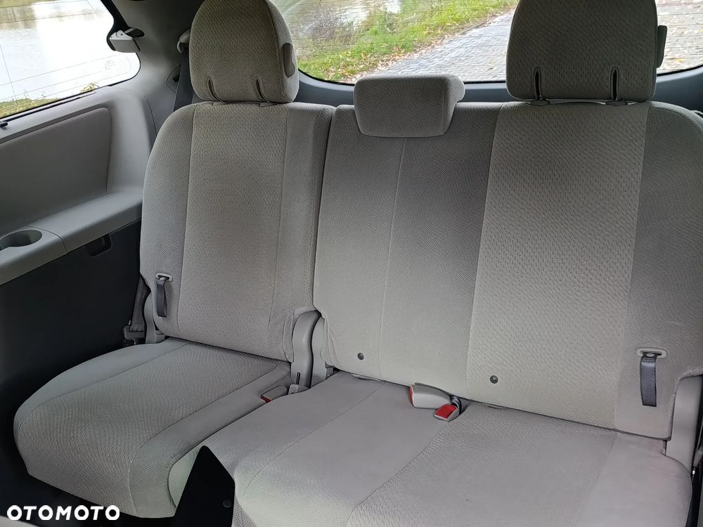 Toyota Sienna 3.5 V6 - 20