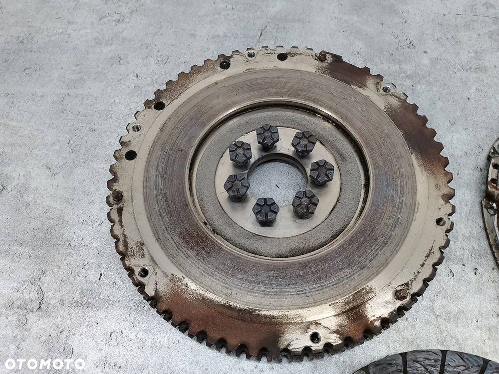 SPRZĘGŁO KOMPLETNE DACIA DUSTER 8201067155  8200187171 1.6 16V - 6