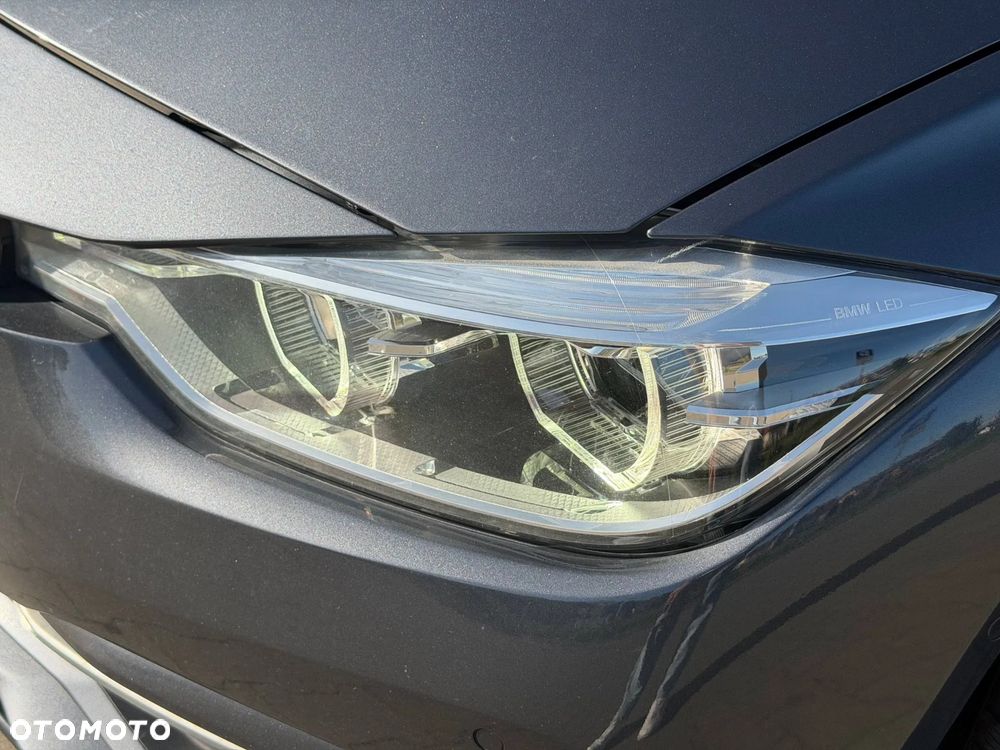 BMW Seria 3 330i Sport Line Sport - 9