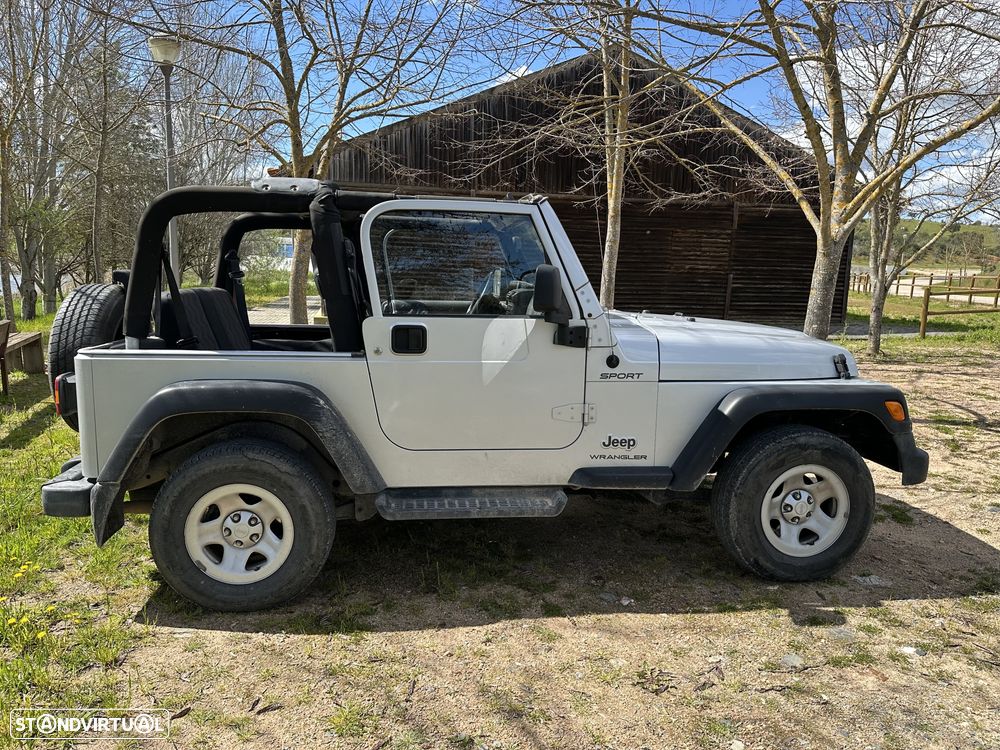 Jeep Wrangler - 21