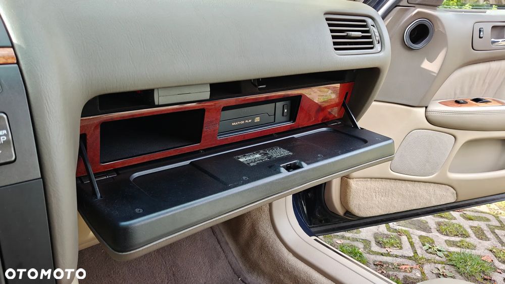 Lexus LS - 11