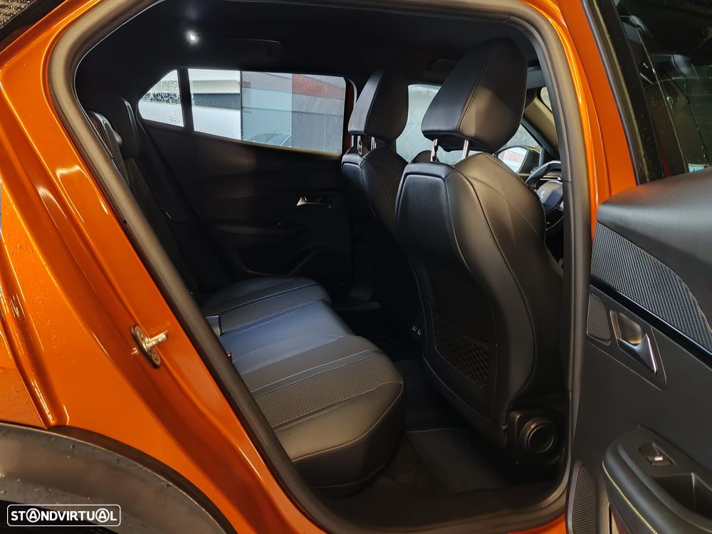 Peugeot 2008 1.5 BlueHDi GT EAT8 - 19