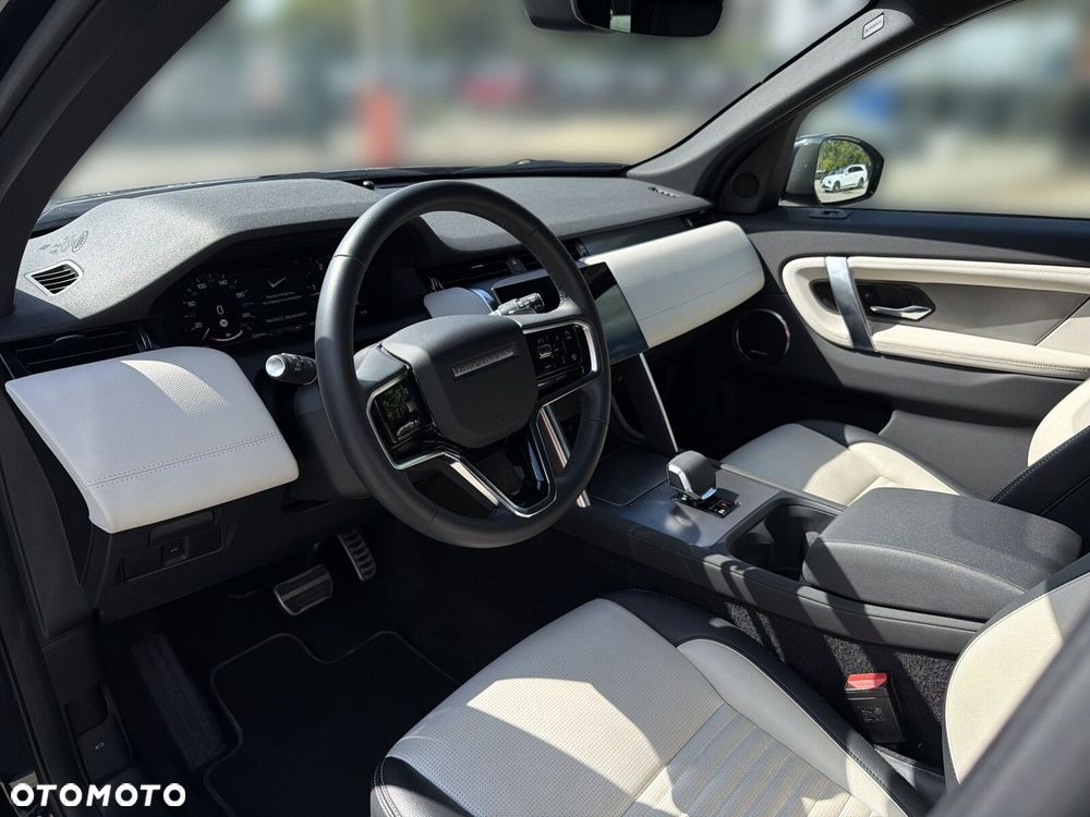 Land Rover Discovery Sport - 11