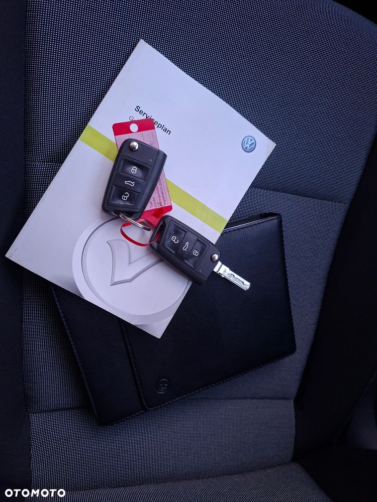 Volkswagen Golf - 17