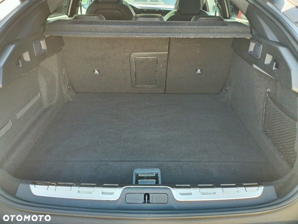 Peugeot 408 1.6 Plug-In Hybrid 225 GT EAT8 - 6