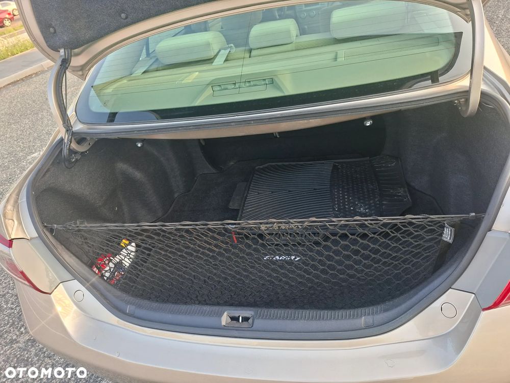 Toyota Camry - 13