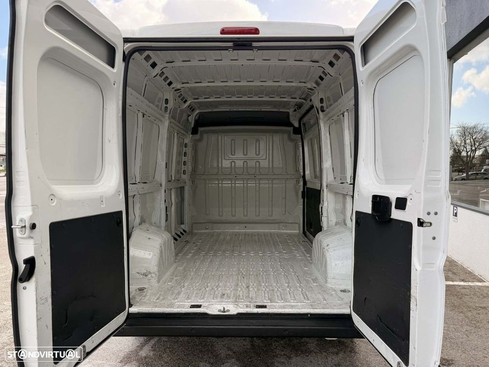 Peugeot Boxer 2.0 BlueHDi 333 L2H2 Premium - 16