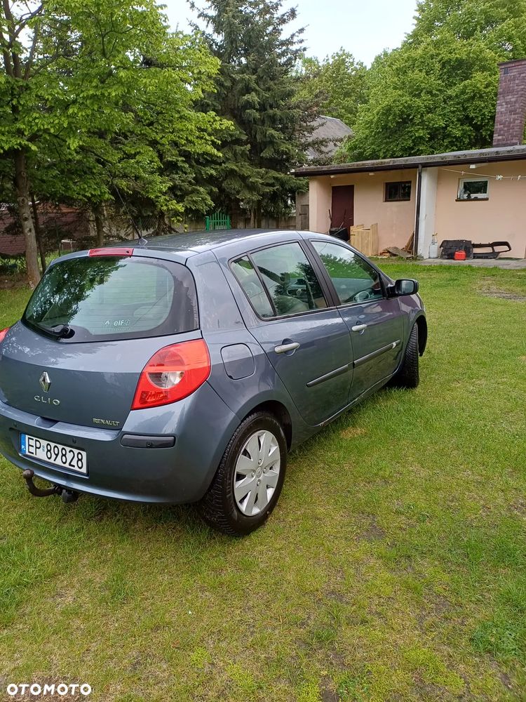Renault Clio 1.6 16V Privilege - 5