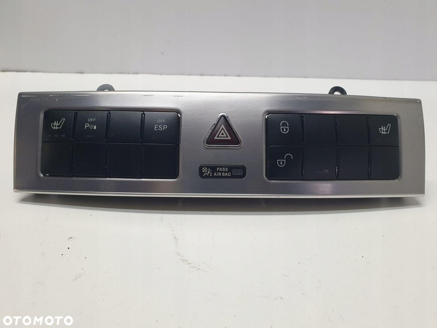 PANEL WŁĄCZNIK AWARYJNYCH MERCEDES CL203 2038215781 - 2