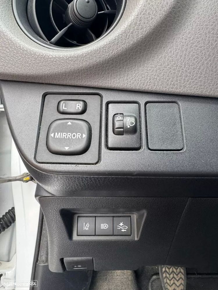 Toyota yaris bizz (nlp 1.0 vvt-i 1.0) - 10