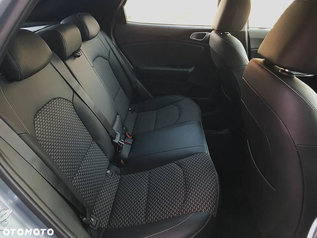 Kia XCeed 1.5 T-GDI Business Line DCT - 21