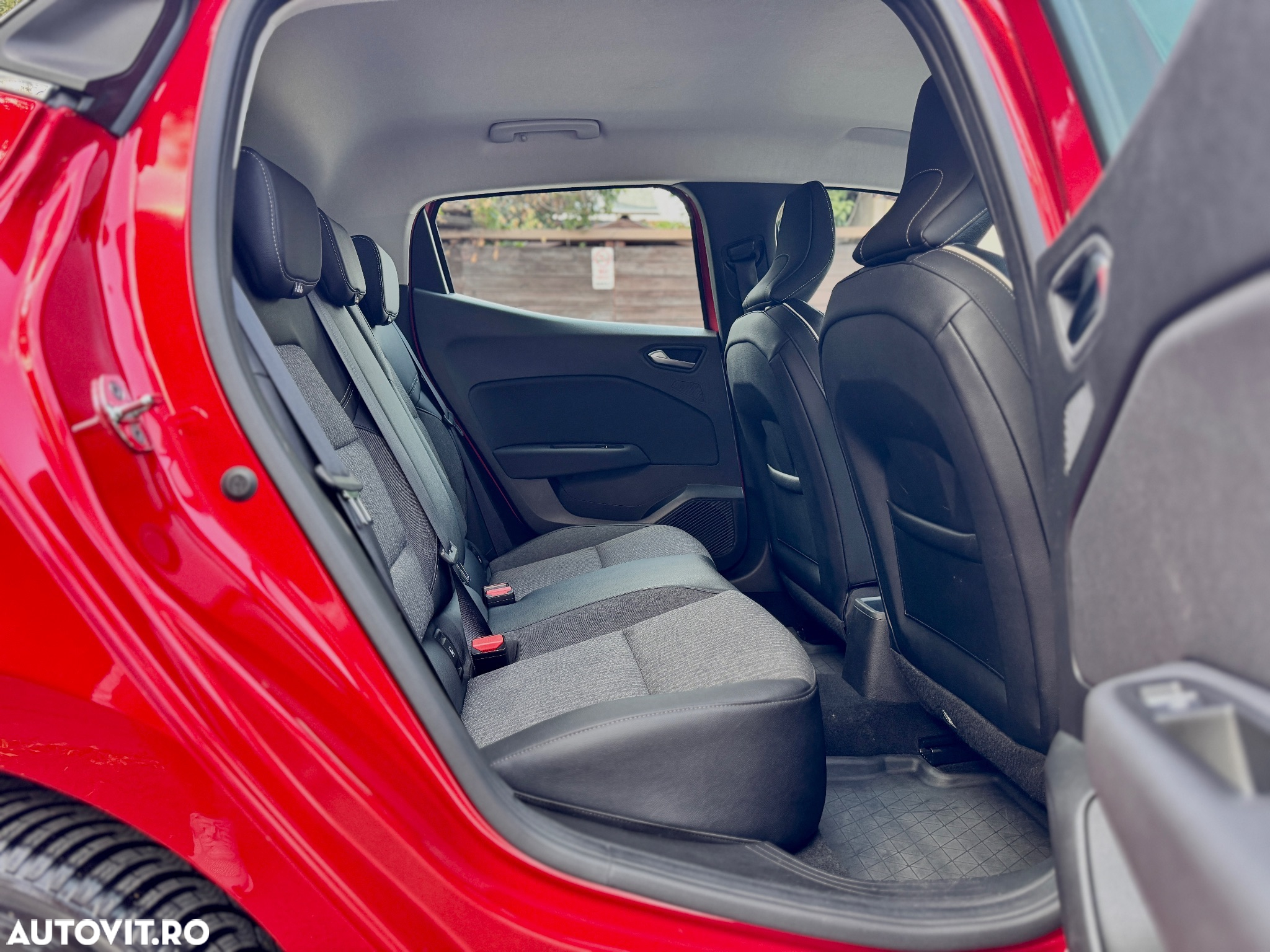 Renault Clio V TCe Intens - 10