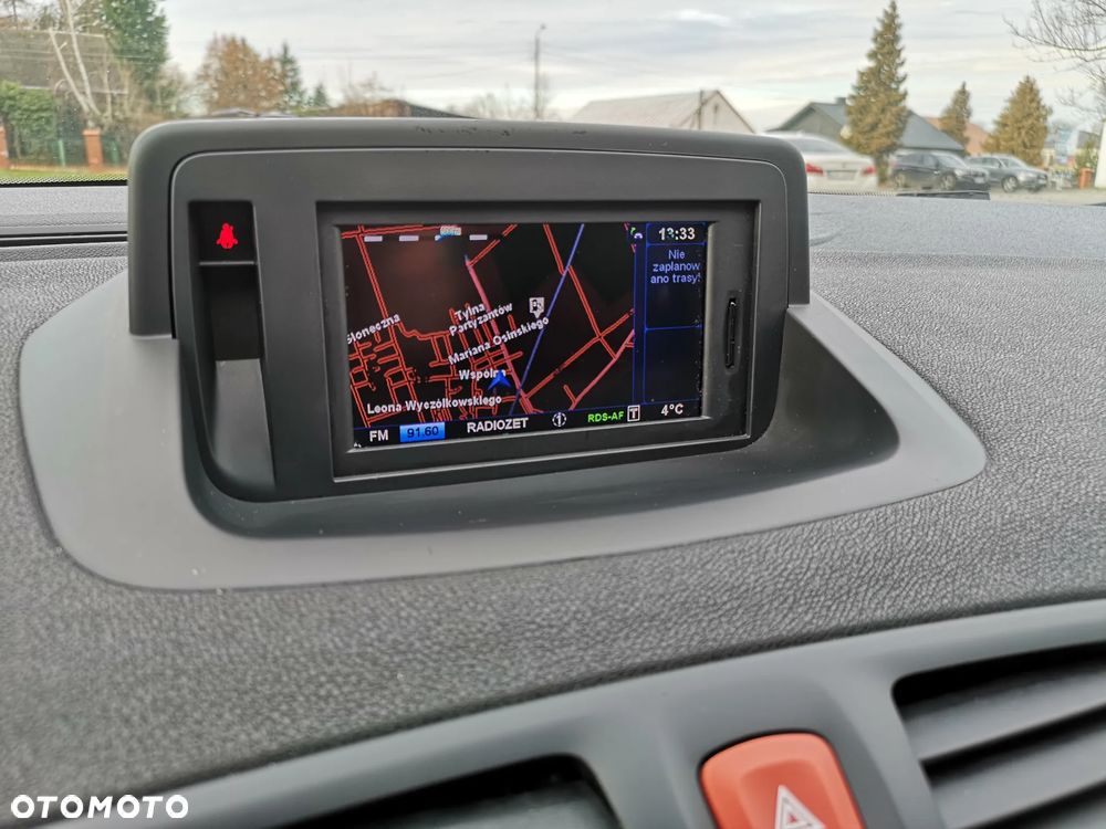 Renault Megane TCe 180 Dynamique - 8