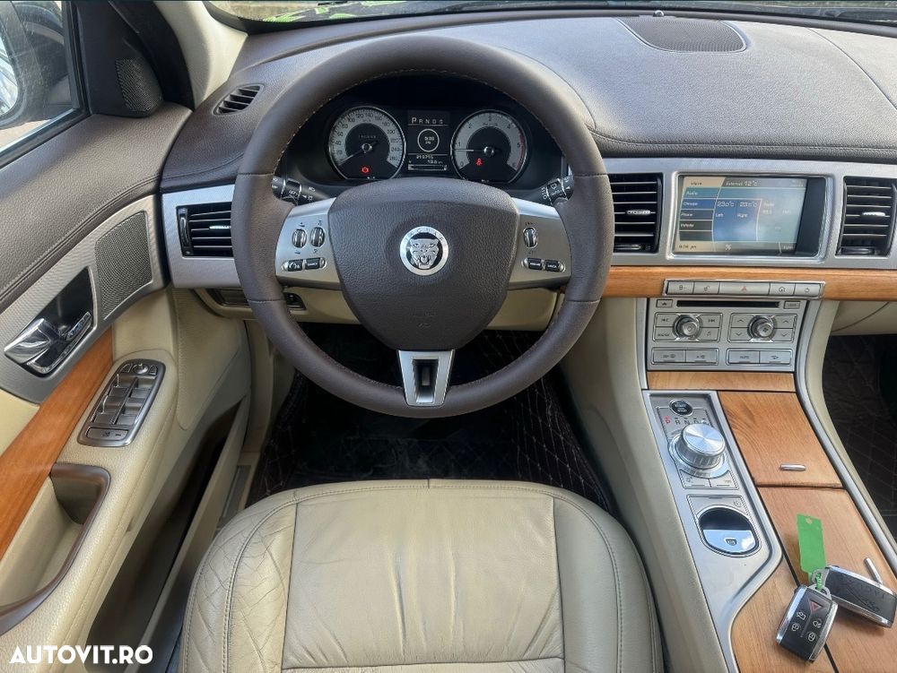Jaguar XF 2.7 V6 Diesel Luxury - 7