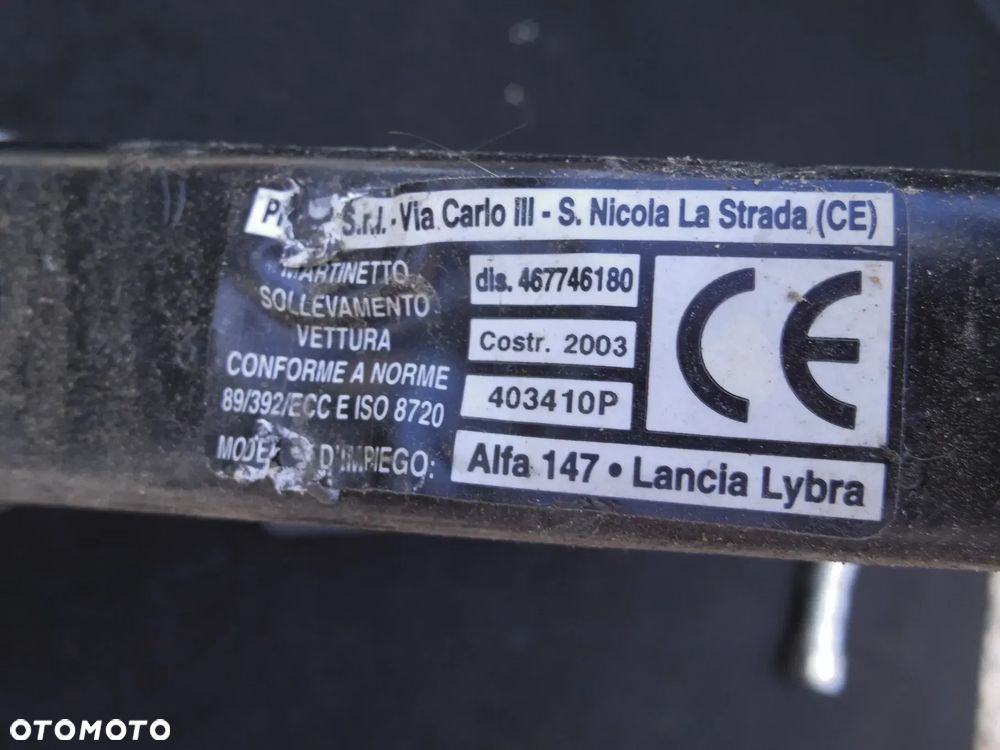 FIAT ALFA 147 LANCIA LYBRA ZESTAW WKŁAD KOŁA PODNOŚNIK TRAPEZOWY LEWAREK 900KG KLUCZ NASADOWY 17 - 6