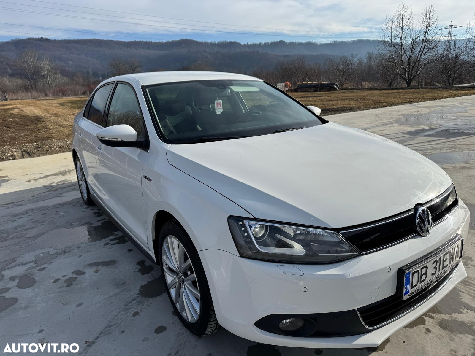 Volkswagen Jetta 1.4 Hybrid DSG Comfortline - 2