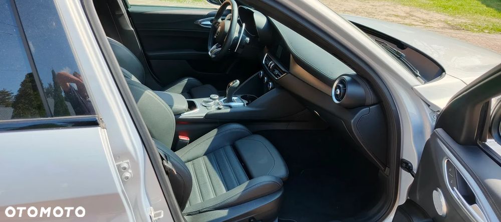 Alfa Romeo Giulia 2.0 Turbo Veloce TI Q4 - 25