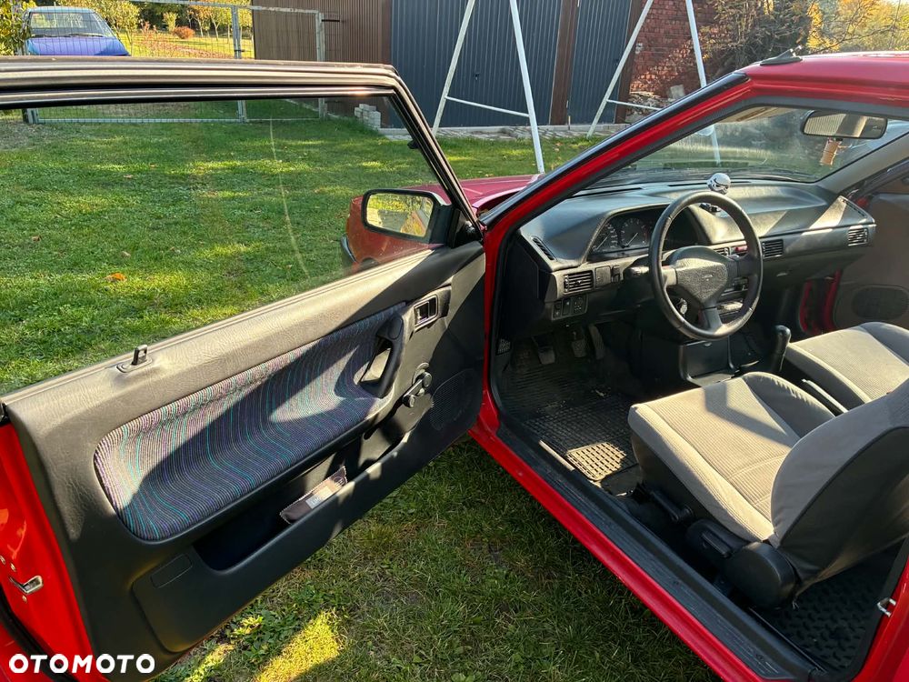Mazda 323 - 11