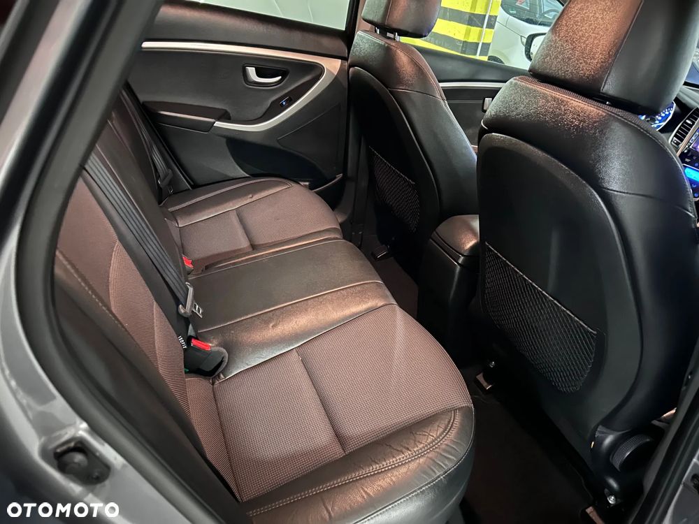 Hyundai i30 blue Kombi 1.6 GDi Style - 20