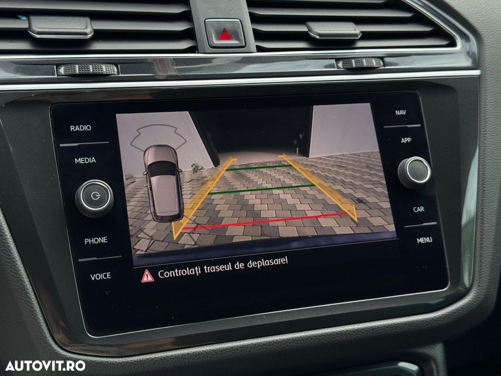 Volkswagen Tiguan - 13
