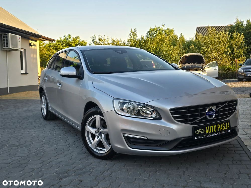 Volvo V60 D4 Momentum - 6