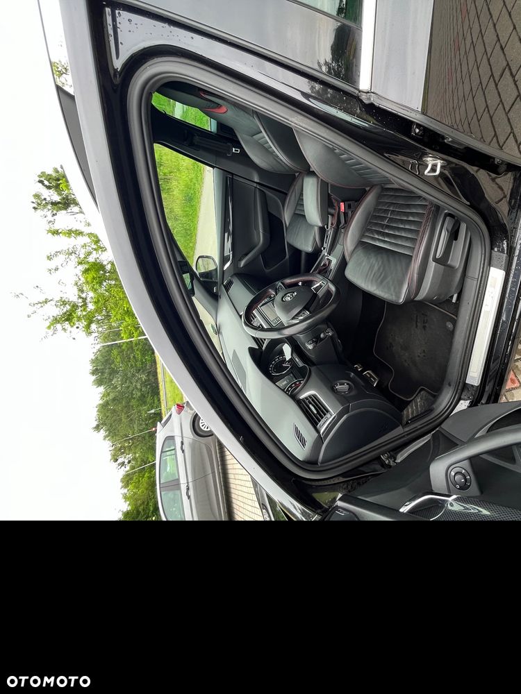 Skoda Octavia 2.0 TDI DSG RS - 12