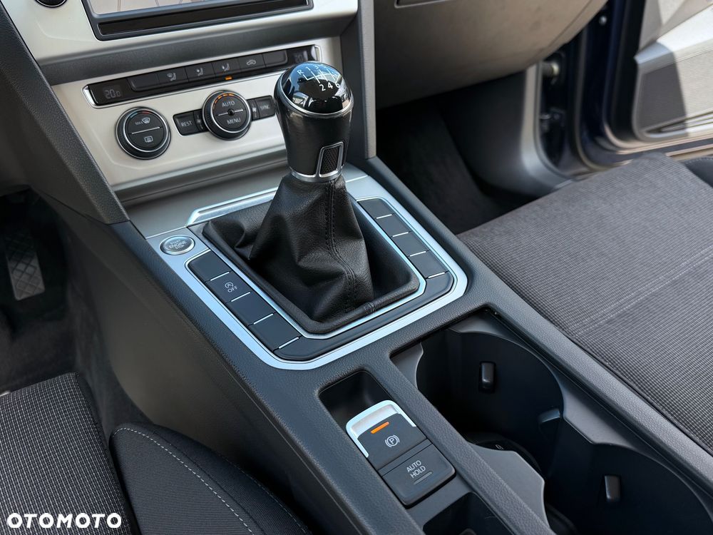 Volkswagen Passat 2.0 TDI BMT Comfortline - 20