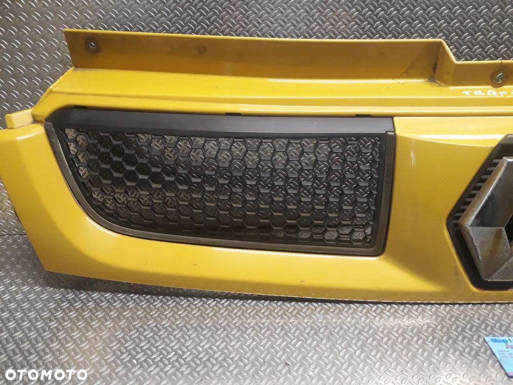 GRILL ATRAPA RENAULT TRAFIC II - 2
