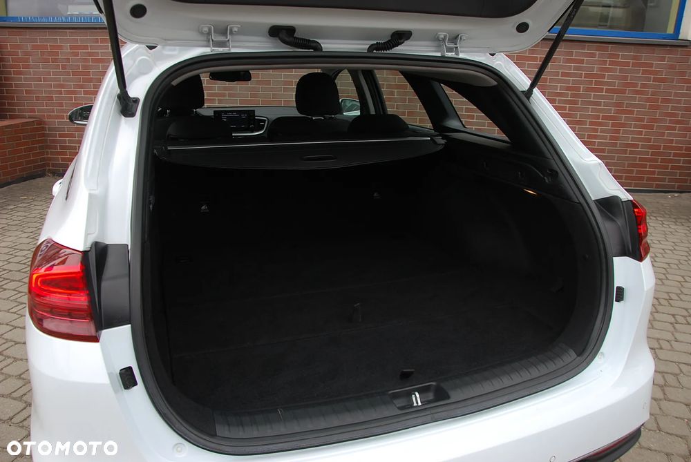 Kia Ceed - 24