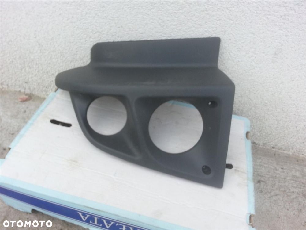 RENAULT RANGE D RAMKA POSZYCIE LAMPY OKULAR PRAWY - 1