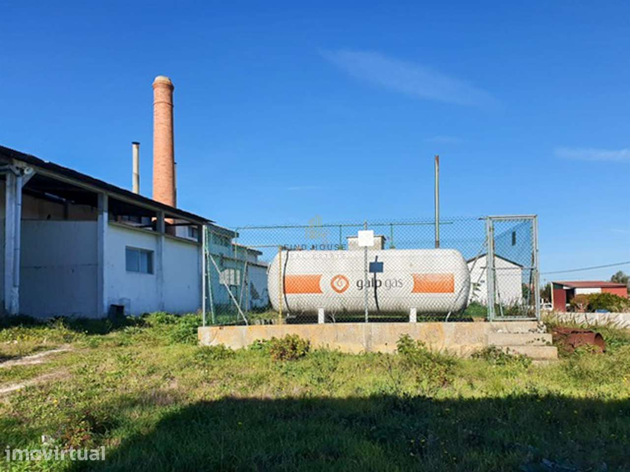 Armazém Industrial em terreno urbano, com amplo logradouro em Alcanhõe - Grande imagem: 5/12