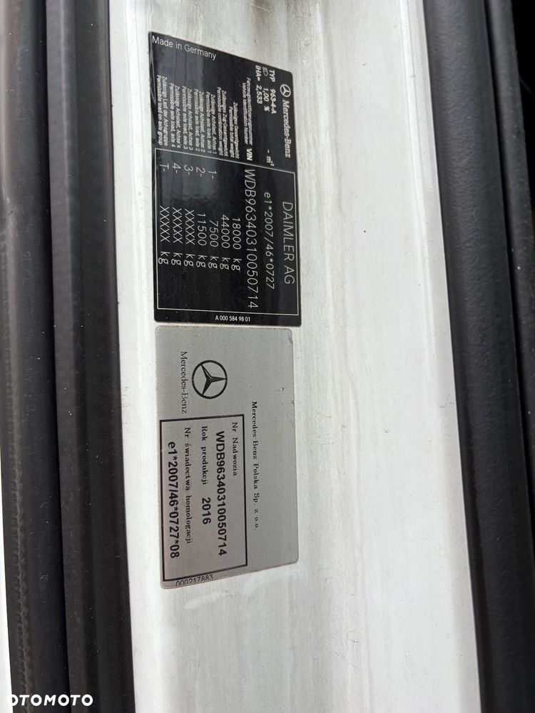 Mercedes-Benz Actros - 11