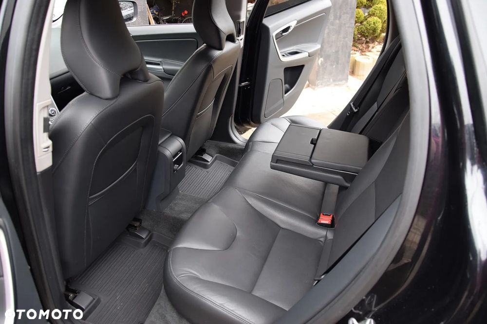 Volvo XC 60 D4 AWD Summum - 22