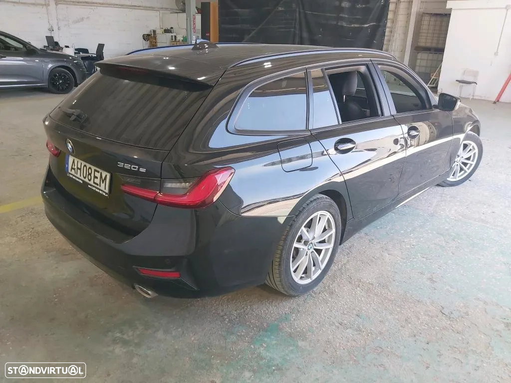 BMW 320 e Touring Corporate Edition Auto - 3