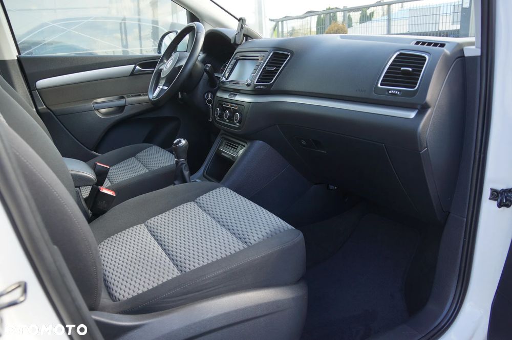 Volkswagen Sharan 2.0 TDI 4MOTION Blue Motion Life - 24