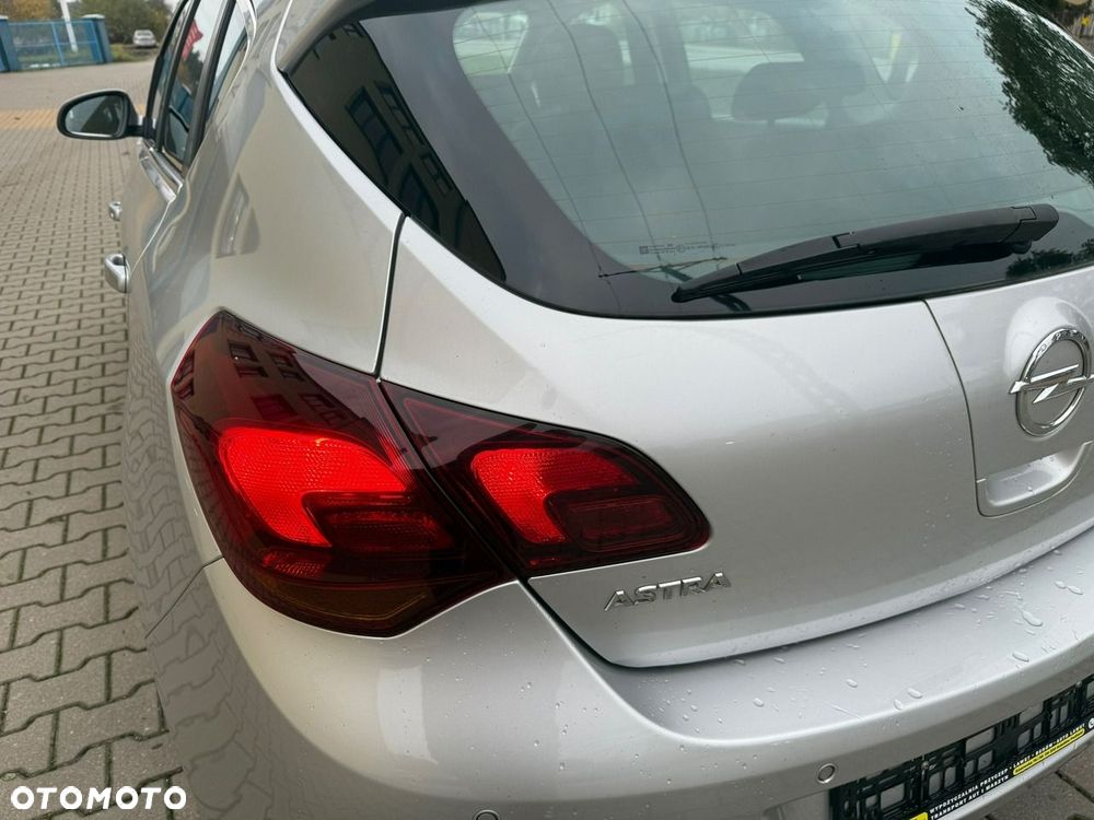 Opel Astra - 25