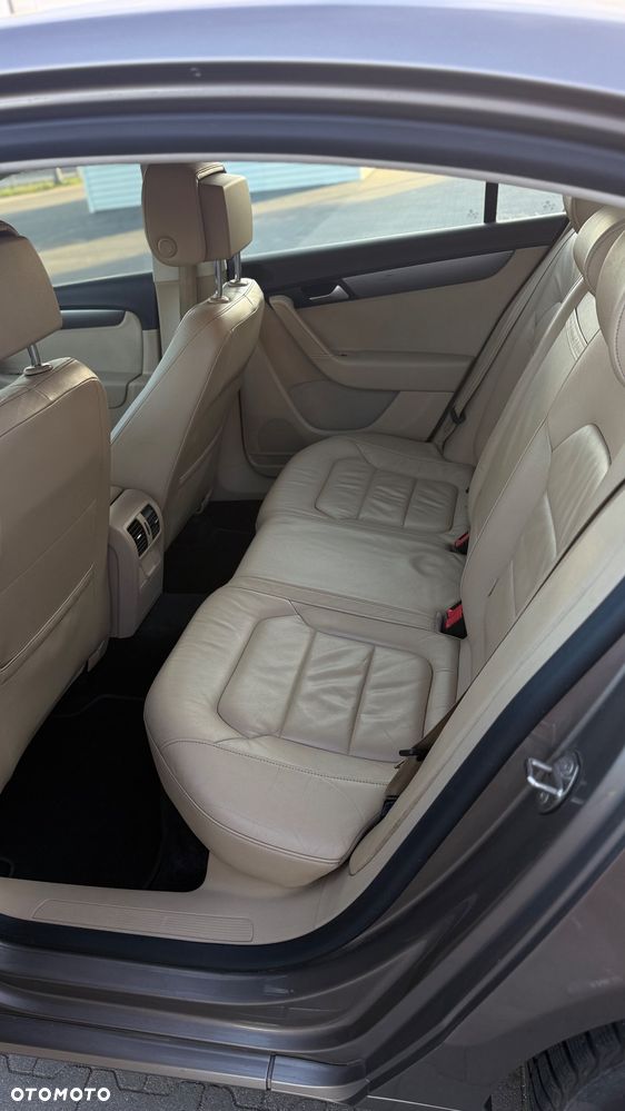 Volkswagen Passat 2.0 TDI DPF Trendline DSG - 5