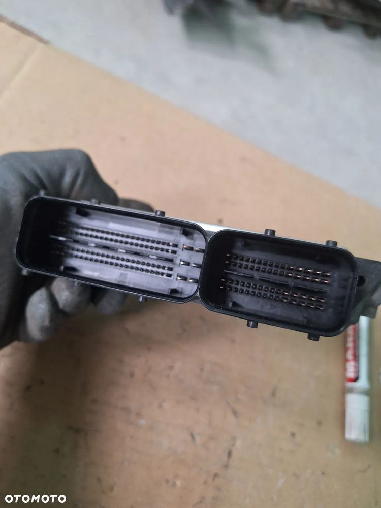 VW Polo 9N IV LIFT 1.4 TDI Komputer silnika Sterownik 045906013E BOSCH   (44/7)    (84/7) - 4