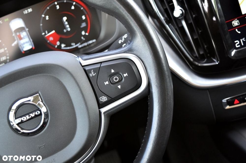 Volvo XC 60 D4 AWD Geartronic Momentum - 24