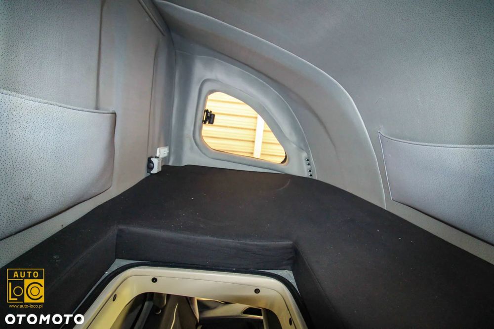 Iveco DAILY CHŁODNIA + MROŹNIA + AGREGAT x 2 + AUTOMAT - 28