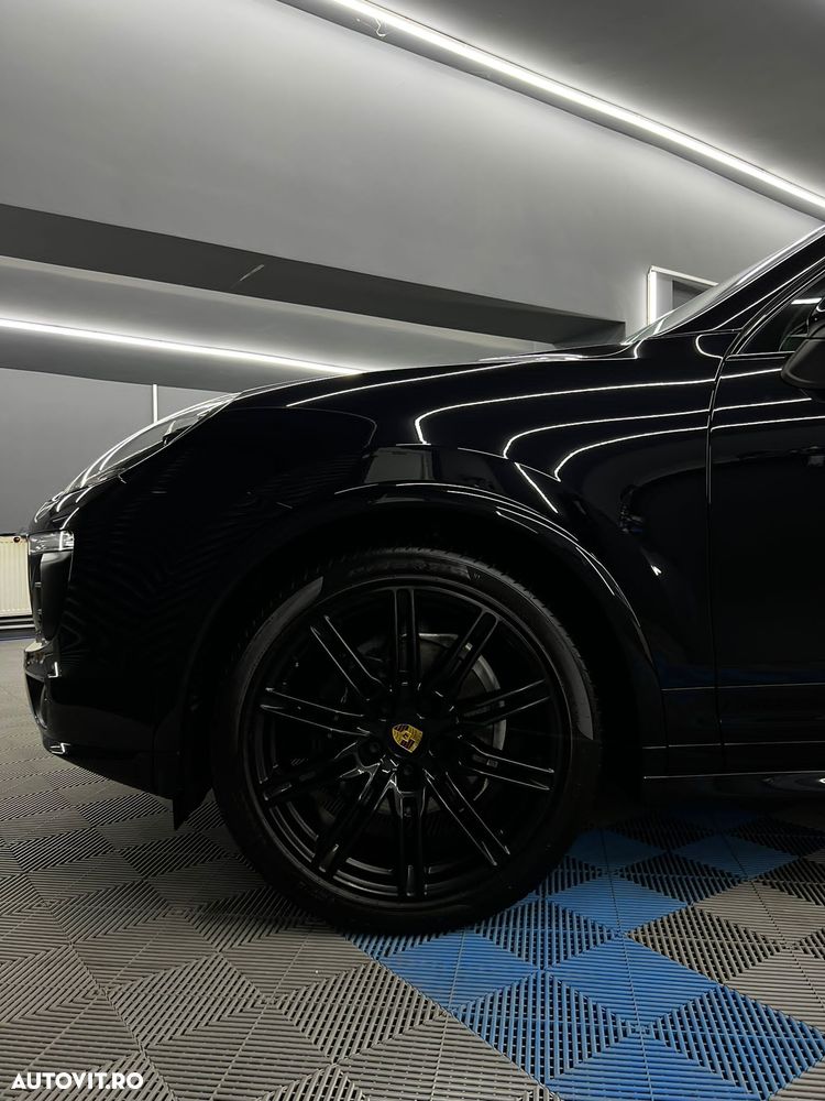 Porsche Cayenne Platinum Edition - 13