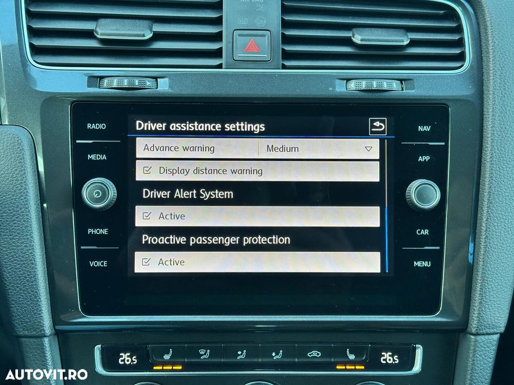 Volkswagen Golf 1.6 TDI (BlueMotion Technology) DSG Comfortline - 35