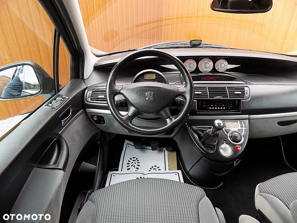 Peugeot 807 2.0 HDi Premium Euro5 - 16