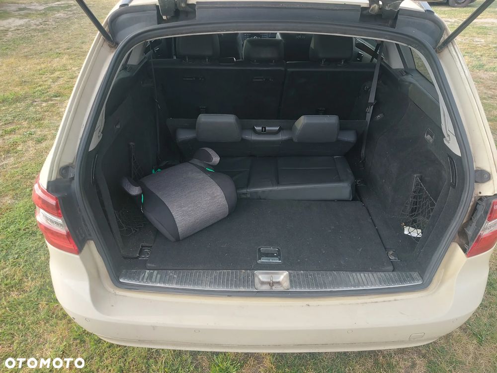 Mercedes-Benz Klasa E 200 T CDI 7G-TRONIC Elegance - 11