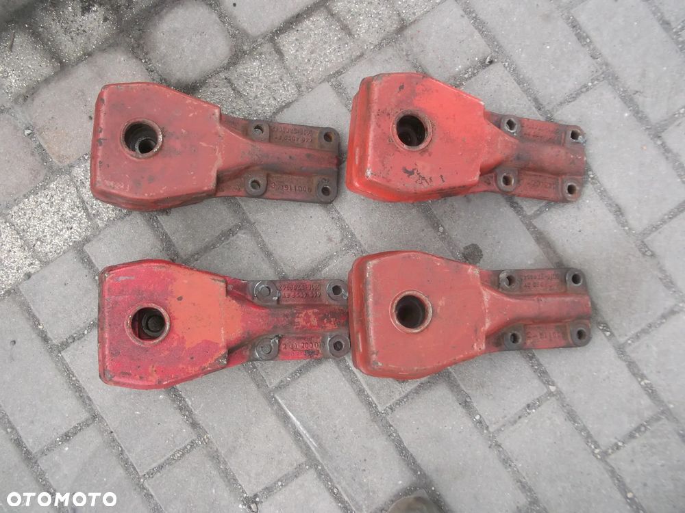 Poduszka silnika Iveco Magirus 4x4 6x6 - 4