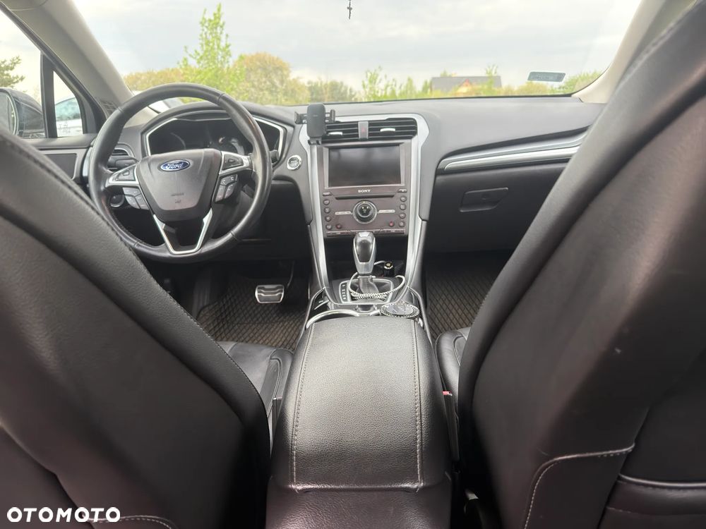 Ford Fusion 2.0 EcoBoost Titanium - 17