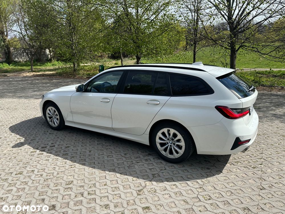BMW Seria 3 318i - 11