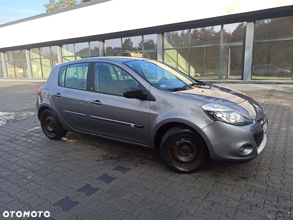 Renault Clio 1.2 16V Life - 11
