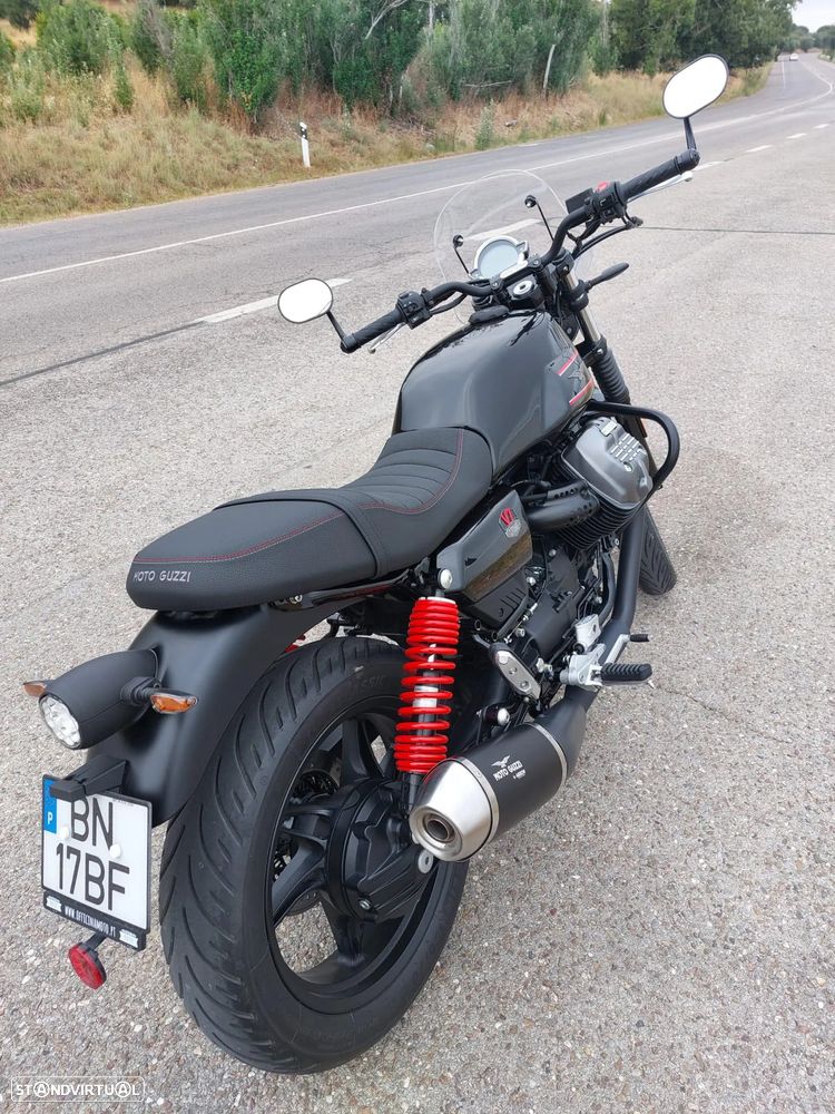 Moto Guzzi V7 Stone Special Edition - 8